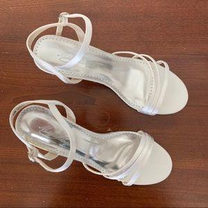 Michaelangelo White Sandals Women SZ 6.5